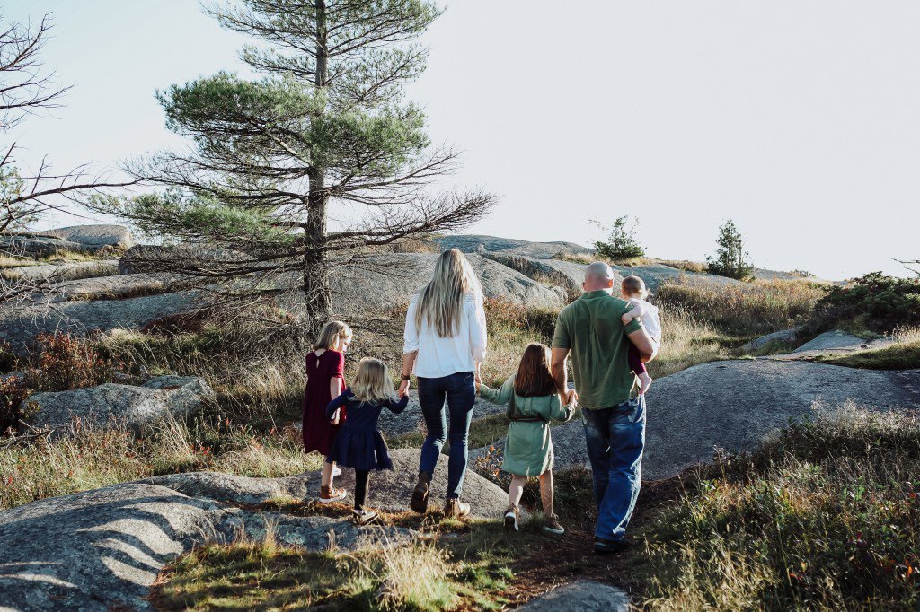 Family Session at Rock Dunder | Kingston &amp; Prince Edward County Photographer nichephoto.com/family-session…