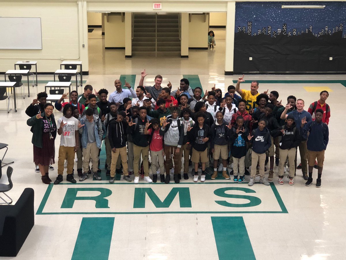 Ric Elias tweet media