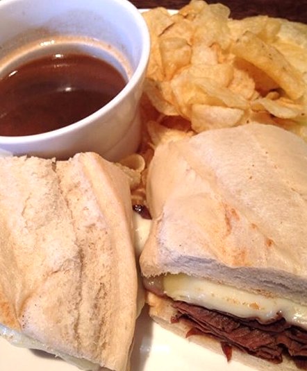 Good Food = Good Mood
Whether a business meeting or just an outing with the girls!
BlueHill has the perfect setting for any meal!