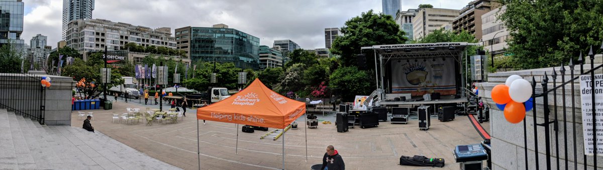 JeanneLiu's tweet image. Volunteers working hard transforming this place. We know it&apos;s getting close to The @Teck Celebrity Pie Throw @BuddytheMiner #MiningforMiracles