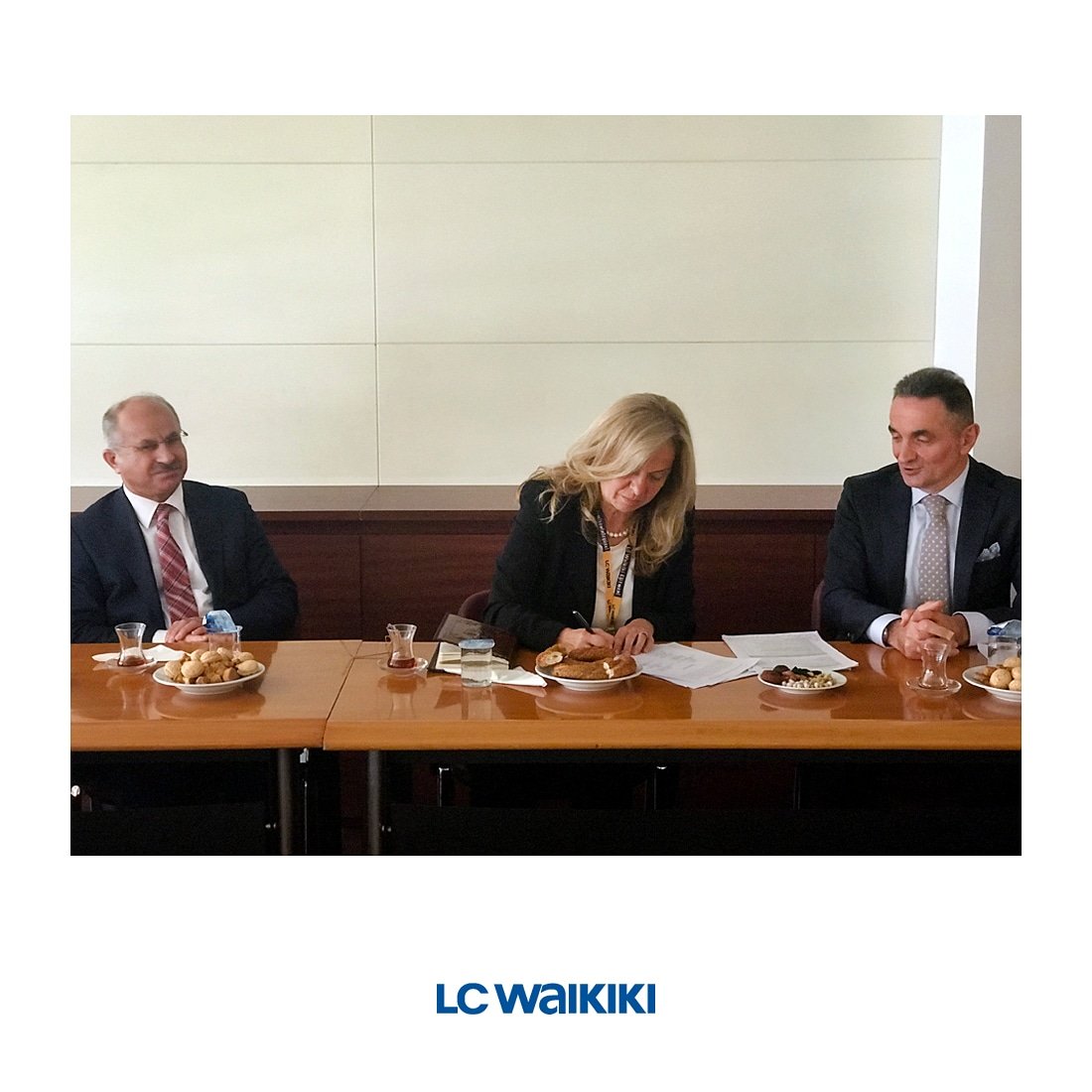 LC Waikiki Akademi, Giyim Üretim Teknolojisi Alanında Öğretim Programı Geliştirme çalışması kapsamında Milli Eğitim Bakanlığı, İHKİB yetkilileri ve Giyim Üretim Bölümü Öğretmenleri ile müfredat içerik çalışması imzaladı.🤝👨‍🎓👩‍🎓