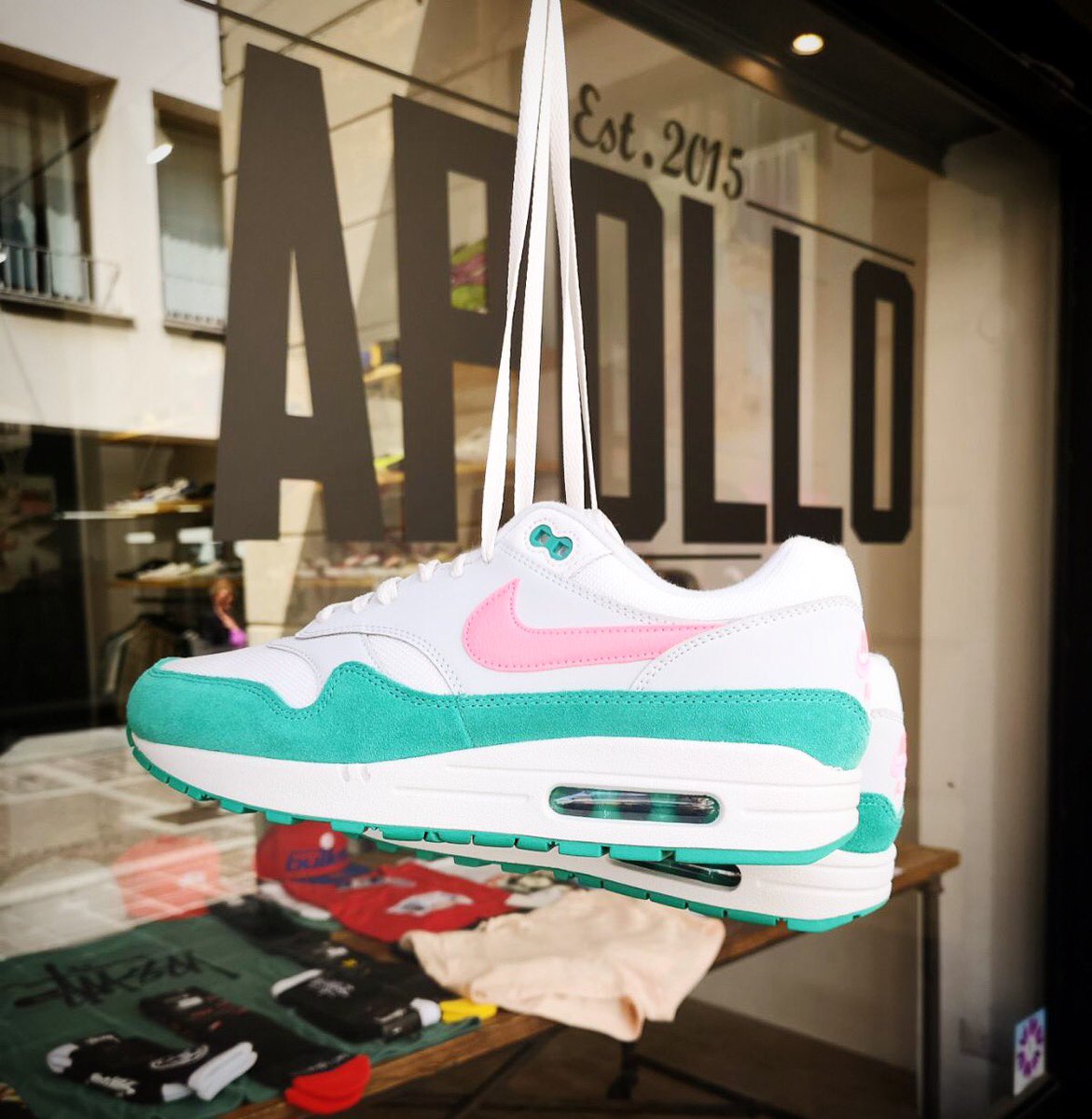 ApolloShop_it's tweet photo. Nike Air Max 1 Watermelon 🍉 disponibili in negozio e pure On Line https://t.co/1mhRupfuBY https://t.co/50Pk6Yhdi1