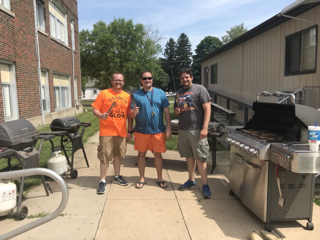 WCDistrict235's tweet photo. Mr. Hennings, Mr. Kelso, & Mr. Helt are grilling up lunch for the kids #WCHeat #fieldday #middleschool https://t.co/JfTpTsPyaa