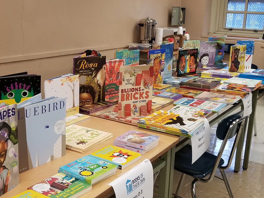 LitPartners's tweet photo. Our latest #BooksOfTheirOwn distribution featured a wide variety of books for all ages, because we believe that reading is key to academic success! @HenryHolt @BryanCo39521932 @bobstaake @sHood125 @TNABCMAN @teri_weidner @loririchmond @simonschuster @HarperCollins https://t.co/qHNfTE7ADE