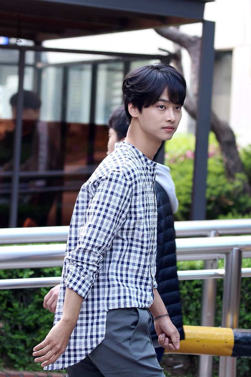 constellation_n's tweet photo. 180427 뮤뱅출근 @CHA_NNNNN ✨

#차학연 #엔 #N #빅스 #VIXX https://t.co/NIzCoU8k5W