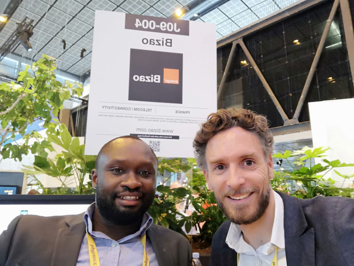 edgarkra's tweet photo. @BizaoOfficial at @VivaTech. Ready to me you https://t.co/vMNraamsGm