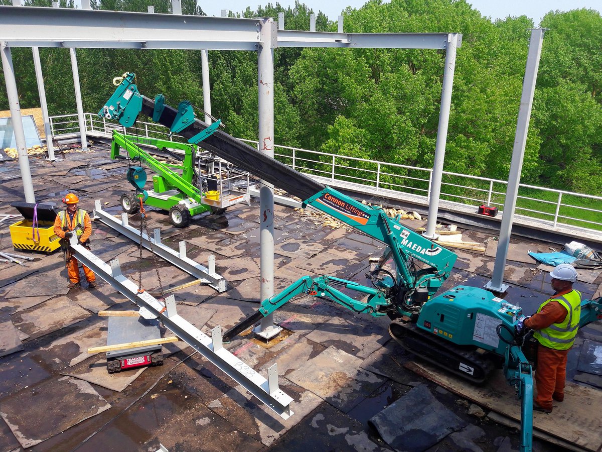 CannonAccess's tweet photo. 3 Lightweight machines working together on a rooftop in perfect harmony! @Kranlyft_Cranes @NiftyliftWorld https://t.co/LI3VIM6SC2