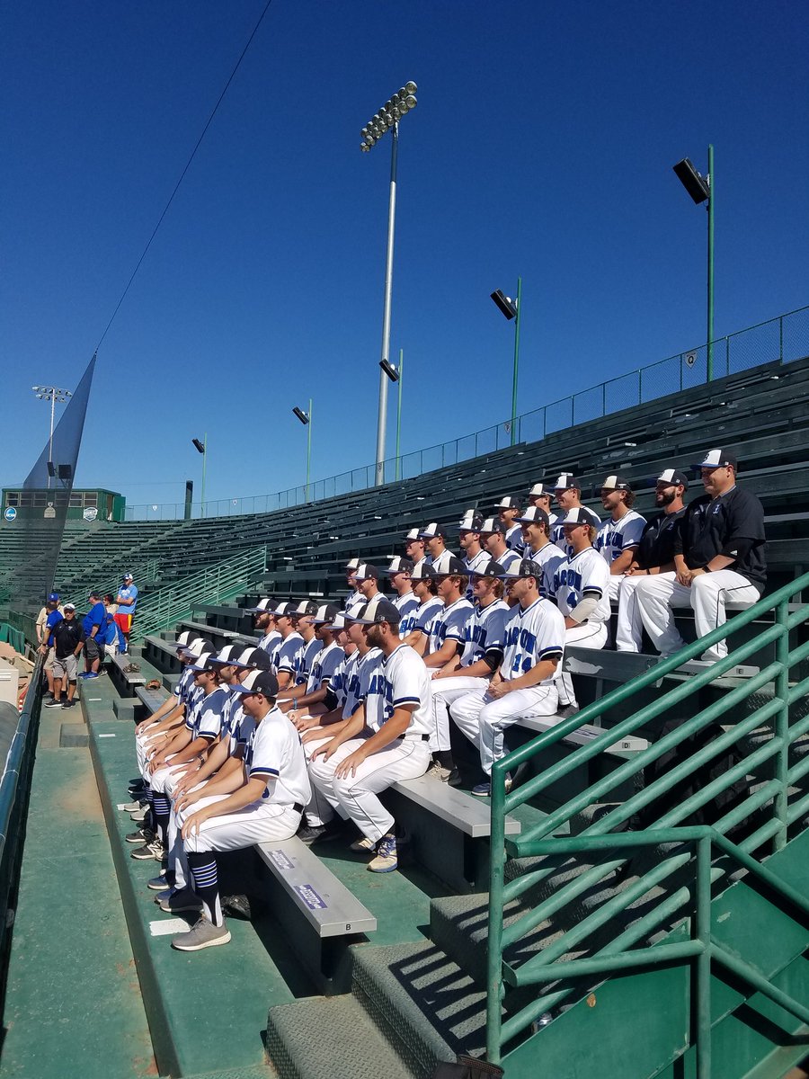 BartonSports's tweet photo. @Barton_Baseball photo day at #njcaa @JUCOWorldSeries #GoBarton https://t.co/4U6Aupwwjn