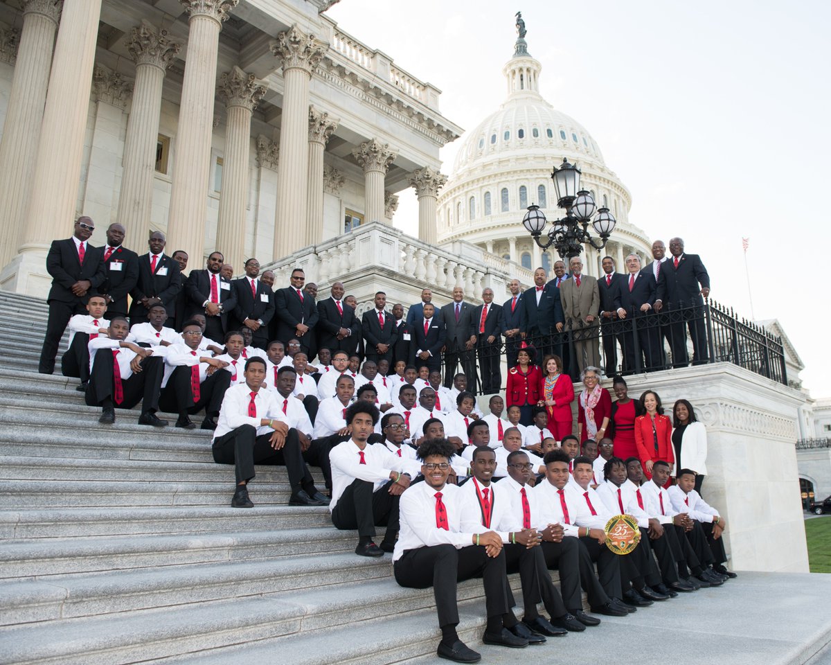 5000 Role Models of Excellence members and mentors visit the Capitol