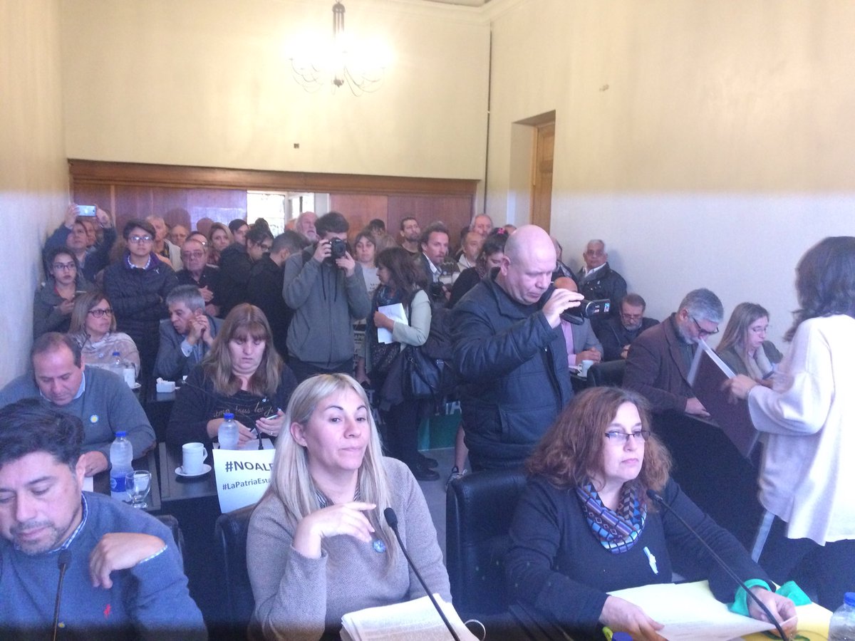 JuanoFabiani's tweet photo. Iniciando sesión HCD #SomosBrown https://t.co/E3gg9FSx4N