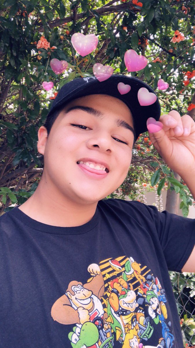 Hopping on this too. I’m Nate and I’m just starting out as an incorrect account. I’ve always  loved the dynamic between the Maximoff twins in comics and was blessed when they debuted in AOU. The mcu is such a big inspiration in my art and and will always amaze me #twittersheroes