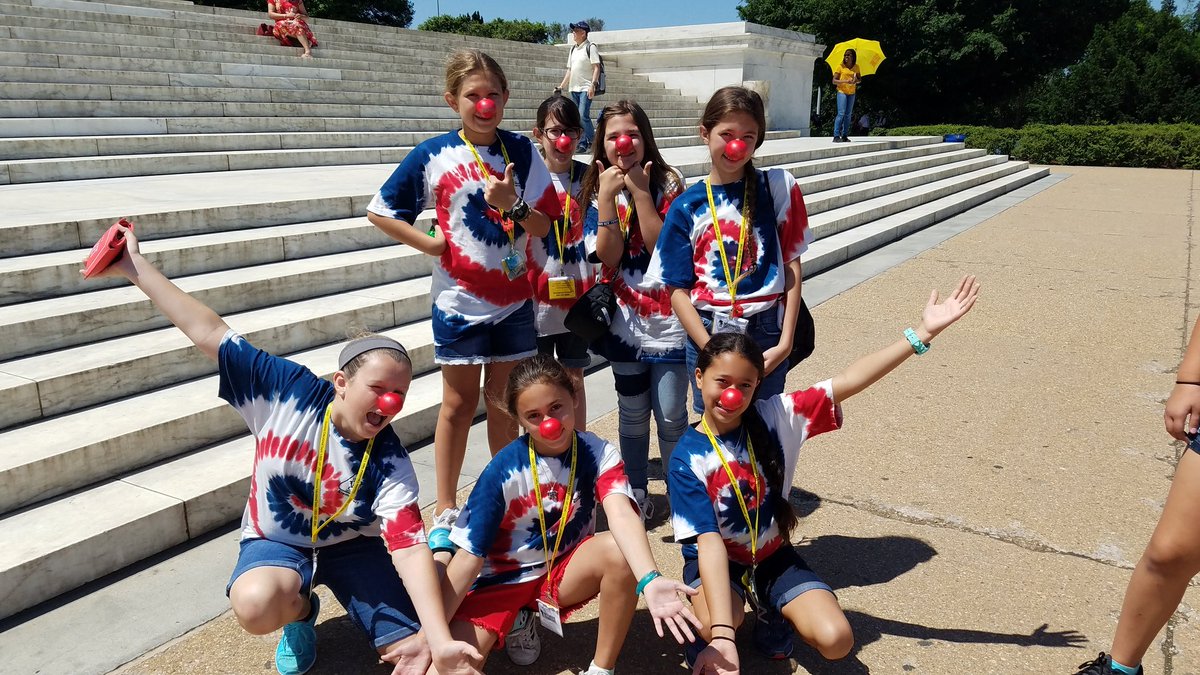frontier_elem's tweet photo. FES #SafetyPatrols sponsored @RedNoseDayUSA @ FES today! #FESCares @pbcsd https://t.co/f7ZRo2q5sz