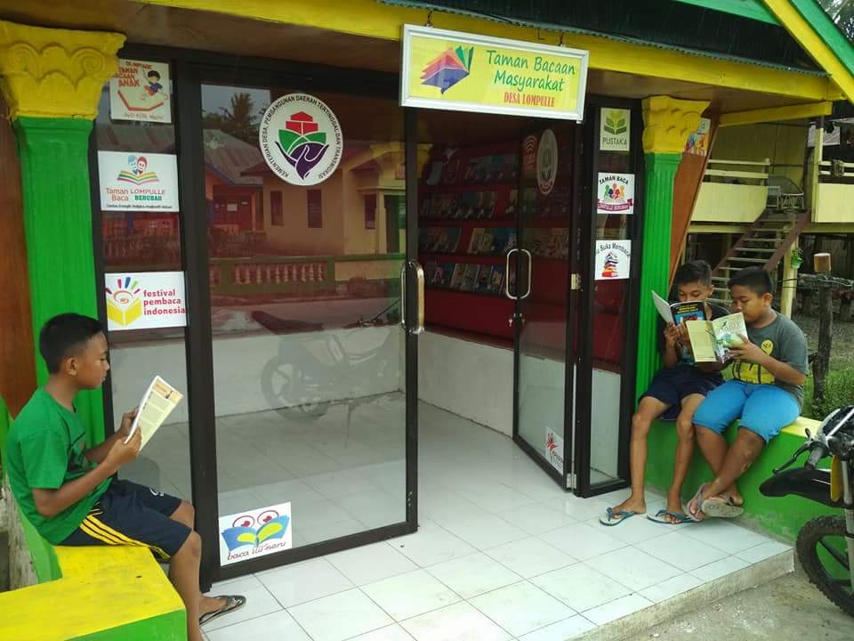 Taman Bacaan Masyarakat Desa Lompulle Kec.Ganra Kab.Soppeng <a href="/agustaufan7/">Agus Taufan</a> <a href="/HeryadiPanunjuk/">Hery Panunjuk</a> <a href="/EkoSandjojo/">Eko P. Sandjojo</a> <a href="/KemenDesa/">Fast Track Travel</a>