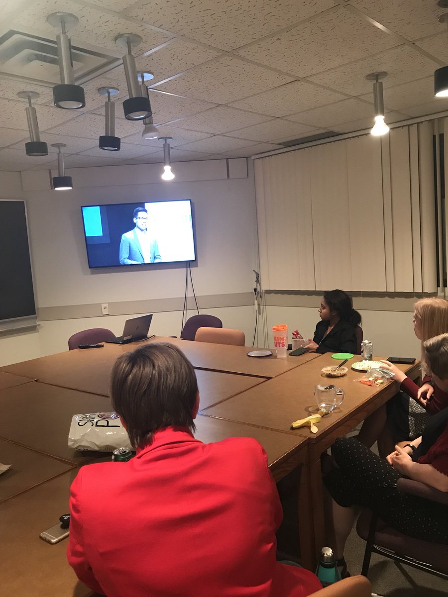 KatieJParsons's tweet photo. Enjoying a #national3MT viewing party today @UWaterloo ! Good luck to our own very own Gregory Lui! #voteforgreg @UWaterloo_GRAD @CAGS_OTTAWA https://t.co/9ScC7RGyET
