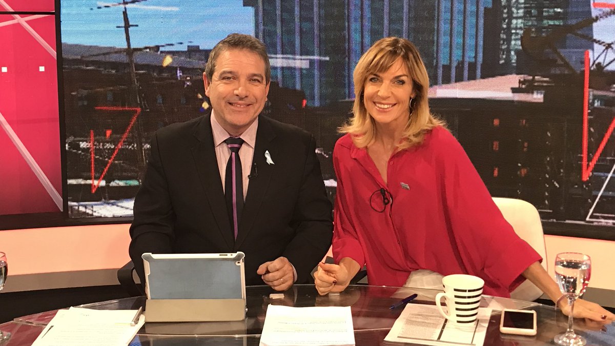 ‼️#jueves #noticias con <a href="/pautrapani/">paula trapani</a> y <a href="/edubattaglia/">Eduardo J. Battaglia</a> por @a24com 
#look @rfgvestuario