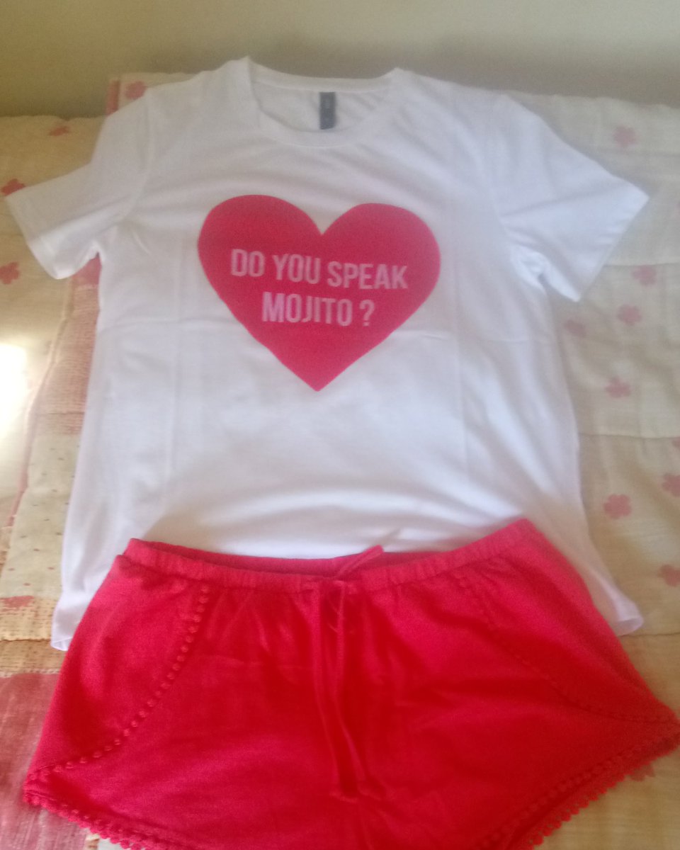 MilenaBesn's tweet photo. Achat plaisir nouveau pyjama ! ☺️ 😉 👌 💜 #NewPyjama https://t.co/vnVBkFBPUd