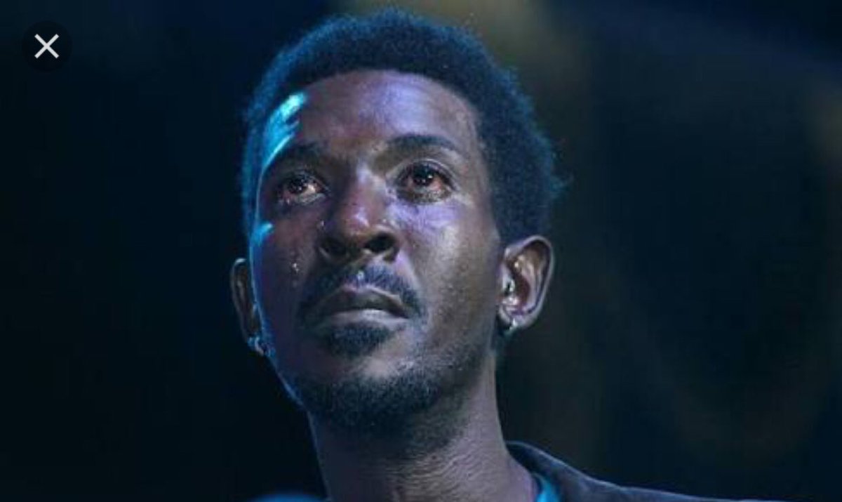 I wont Judge you, Ill pray 4 u Theres a reason why u have such a voice bro. If the world doesnt believe in u anymore that should never make you hate urself . Qute Kaye u still have a voice u still hav talent. Dont giveup on ur self, May God guide you to the light again. Amen
🙏