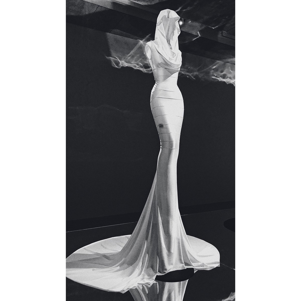 ShapeLondonLTD's tweet photo. “When I’m working on a garment, it has to flow over the body” - Azzedine Alaia 🕊
.
.
.
#Fashion #Style #Exhibition #Nature #PlacestoVisit #AllShapesandSizes #LondonStyle #Stylist #London #PersonalStyling #Filters #Categories #fashionblogger #blogger #bloggerstyle #Trend #Shape https://t.co/2Up6l5h2Ew