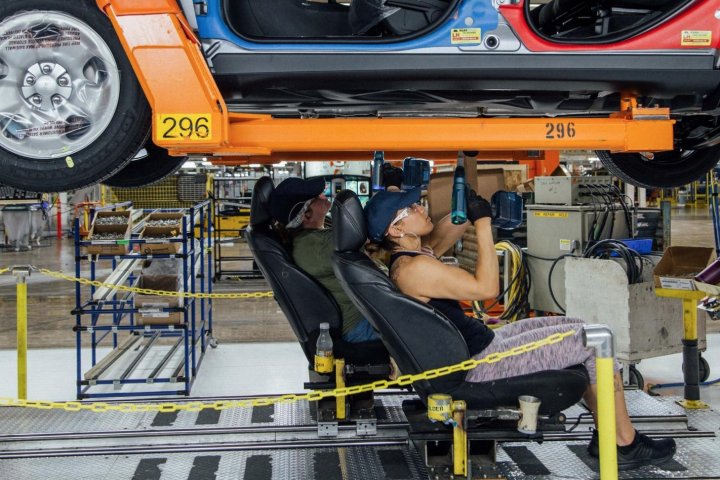 theILchronicle's tweet photo. Manufacturing is a bright spot in the Rockford region’s improving economic picture, even though manufacturers employ far fewer people than they did decades ago. https://t.co/MPVEUGdNJ6 https://t.co/ecxpSxn89R