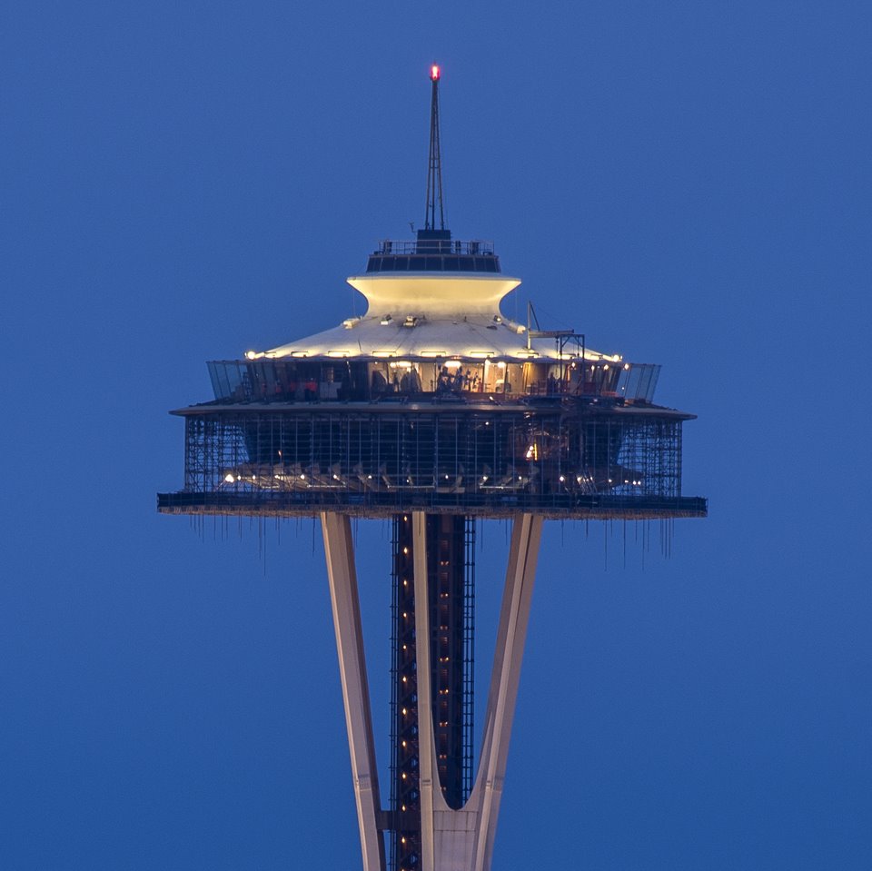 Seattle_Tourism's tweet image. The @space_needle&apos;s temporary #spacelift wrap was removed not long ago! Plan your visit to see the new digs this #summer &amp;gt;&amp;gt; bit.ly/SpaceNeedleSEA 🙂
