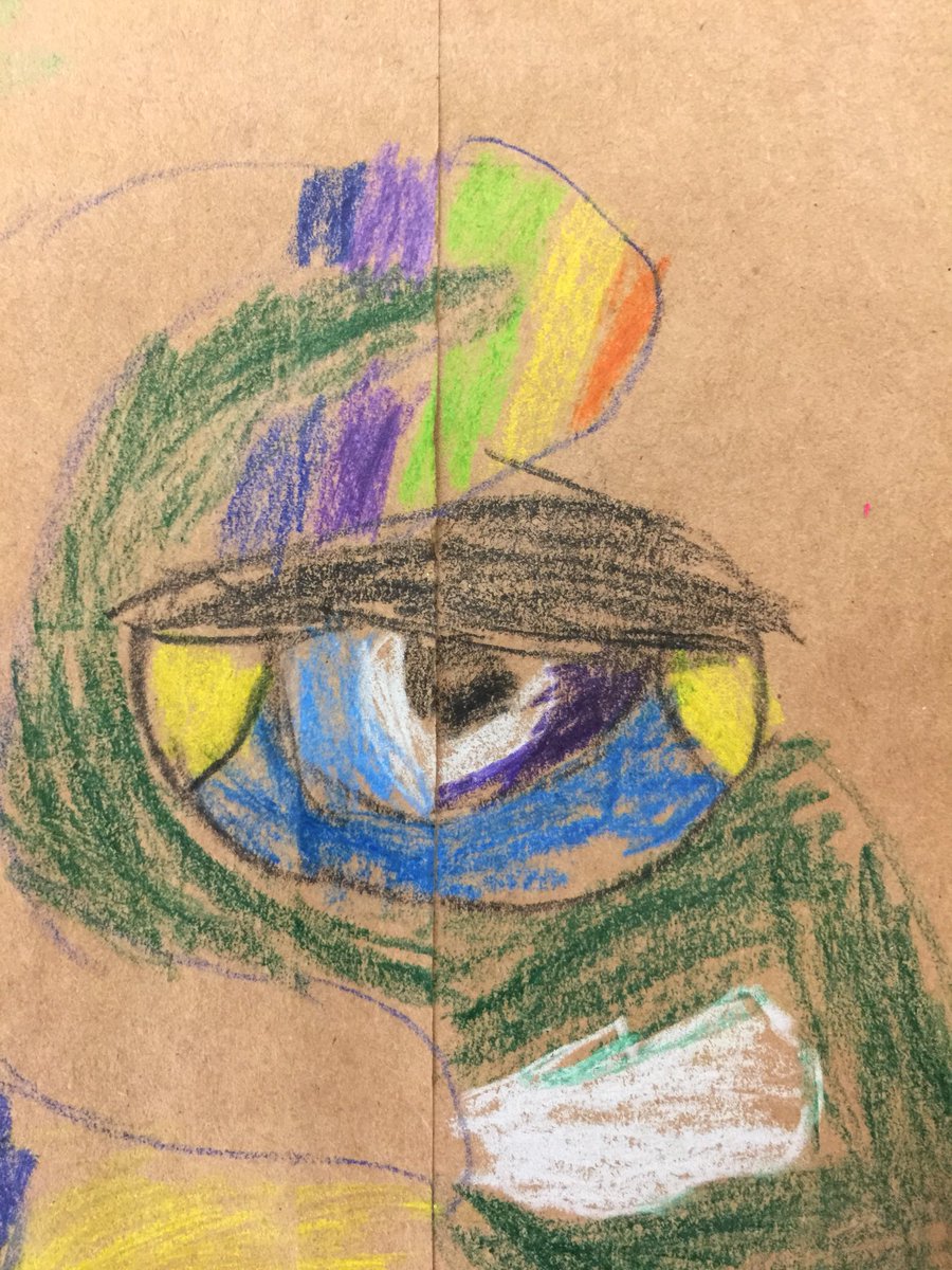 HeritageCreates's tweet photo. Students in @KatieHuang2 class turn brown bags into art as they reflect upon the year in anticipation of taking home their creativity. #heritagelearn @BuschsMarket https://t.co/tS7yvwloiO