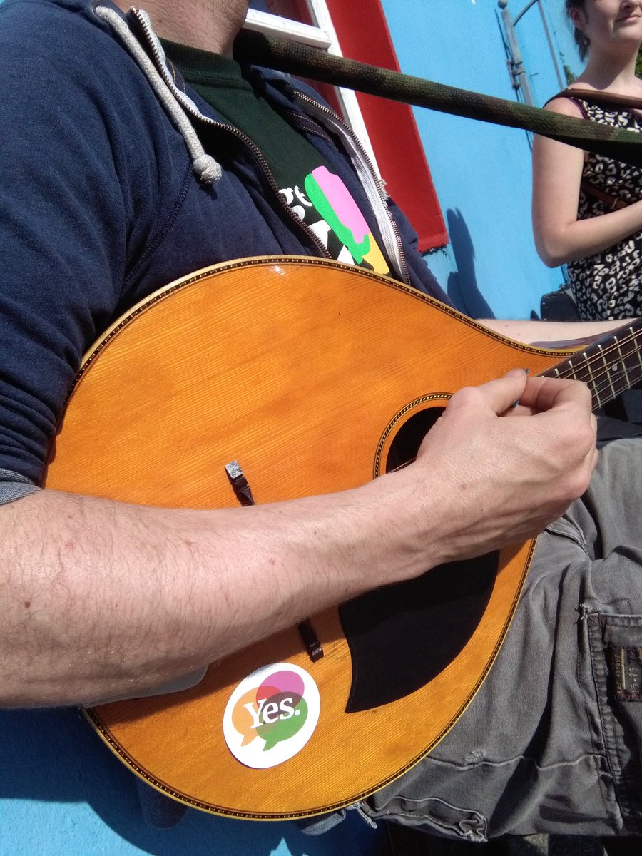 fhayesmccoy's tweet photo. #reelsforrepeal #Together4Yes  Beep if you're passing The Courthouse in #dingle @KerryForChoice @Dingleforyes @Ciaraioch https://t.co/fp8cCSiizr