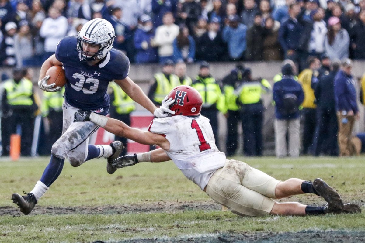 skyymoore24's tweet photo. Beyond blessed to receive an offer from Yale University !! @YALE_CoachOlson https://t.co/nOilr2Spoi