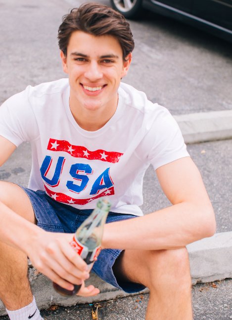 Aeropostale's tweet photo. Summer ready ☀️ Shop our online and in store Memorial Day Event 50–70% off everything PLUS free shipping on $75. Shop now: https://t.co/QC3q8B40uA https://t.co/5phxVNLswI