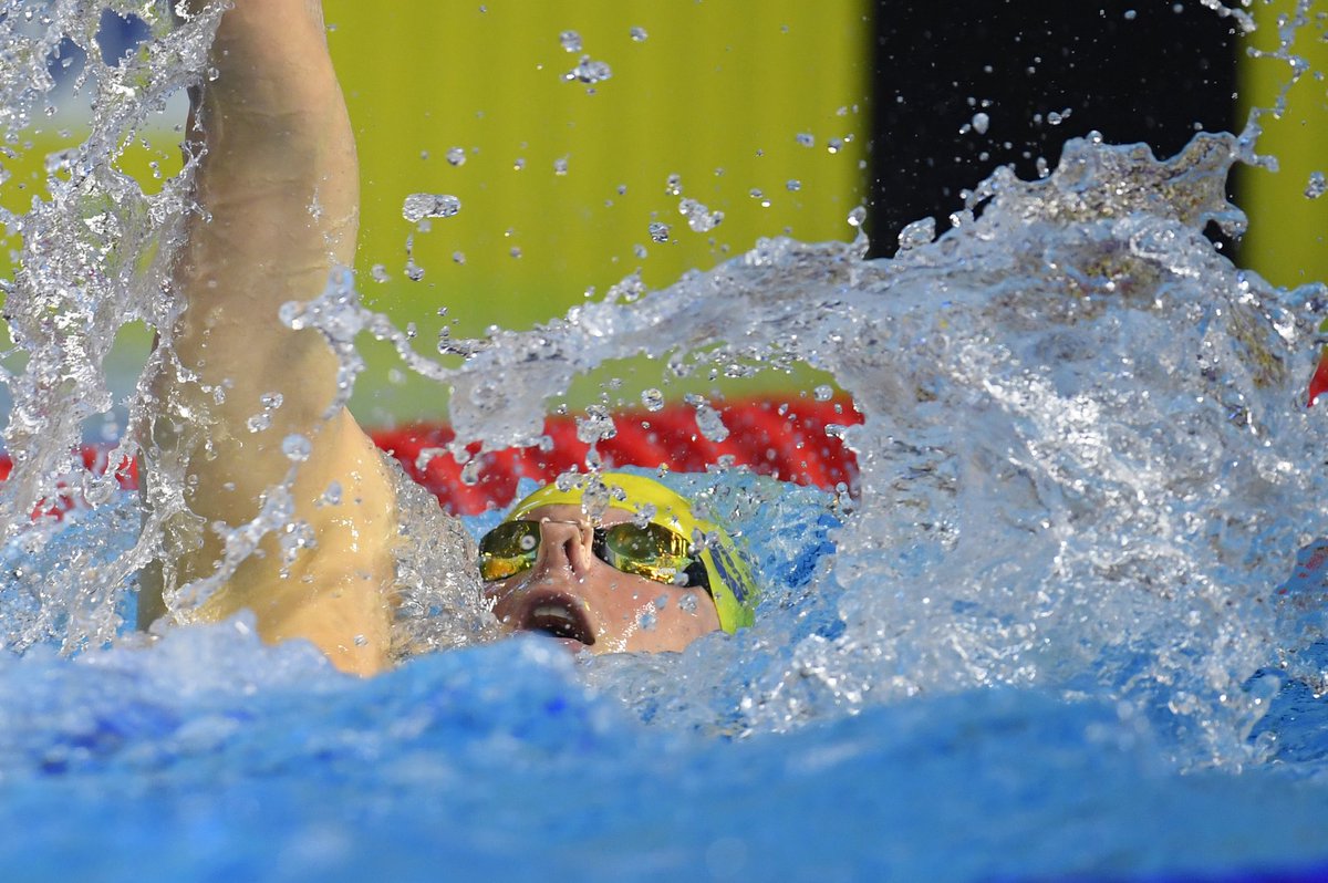 FFNatation's tweet photo. Stanislas HUILLE vainqueur du 100m dos en 54.39 🥇devant @BedelPolo (54.45)🥈et Maxence ORANGE (54.48) 🥉Stanislas HUILLE et @BedelPolo ont rempli les critères de sélection pour l’Euro 2018 à Glasgow 👏🏼🇫🇷 #SaintRaphael2018 #RoadToGlasgow https://t.co/zdY42DvkHw