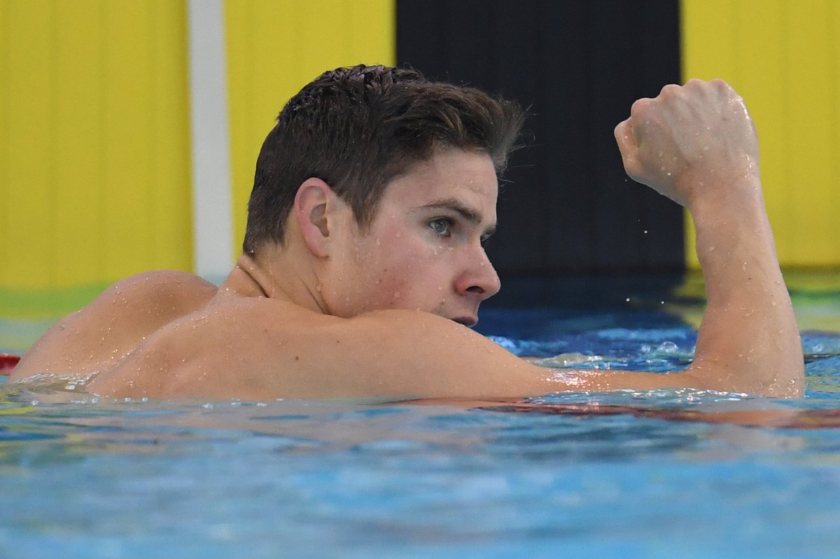 FFNatation's tweet photo. Stanislas HUILLE vainqueur du 100m dos en 54.39 🥇devant @BedelPolo (54.45)🥈et Maxence ORANGE (54.48) 🥉Stanislas HUILLE et @BedelPolo ont rempli les critères de sélection pour l’Euro 2018 à Glasgow 👏🏼🇫🇷 #SaintRaphael2018 #RoadToGlasgow https://t.co/zdY42DvkHw