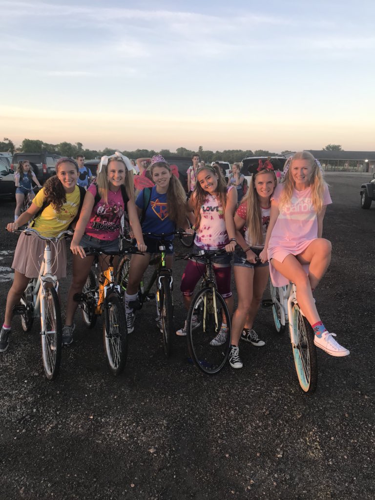 braxton_gentry's tweet image. Little girls one day.... old ladies the next