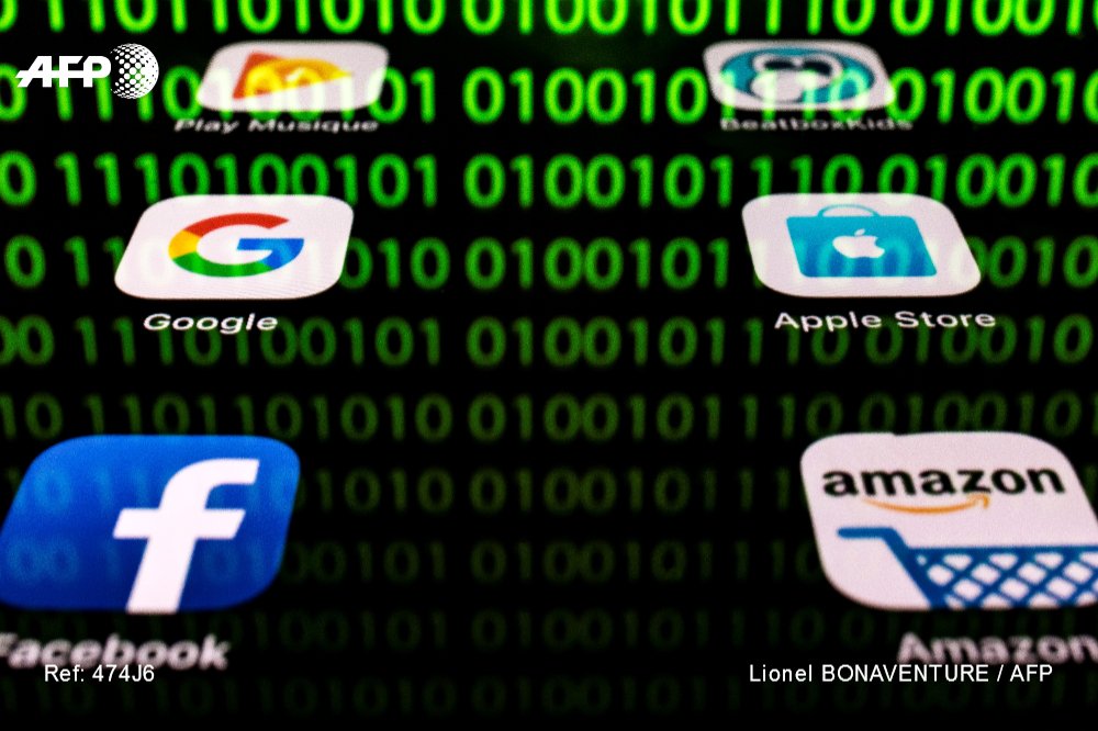 afpfr's tweet image. Des droits renforcés pour les internautes et des sanctions inédites en cas d&apos;abus: de nouvelles règles entrent en vigueur dans l&apos;UE pour mieux protéger les données personnelles à l&apos;ère numérique u.afp.com/oY9W par @Cedsimon #AFP