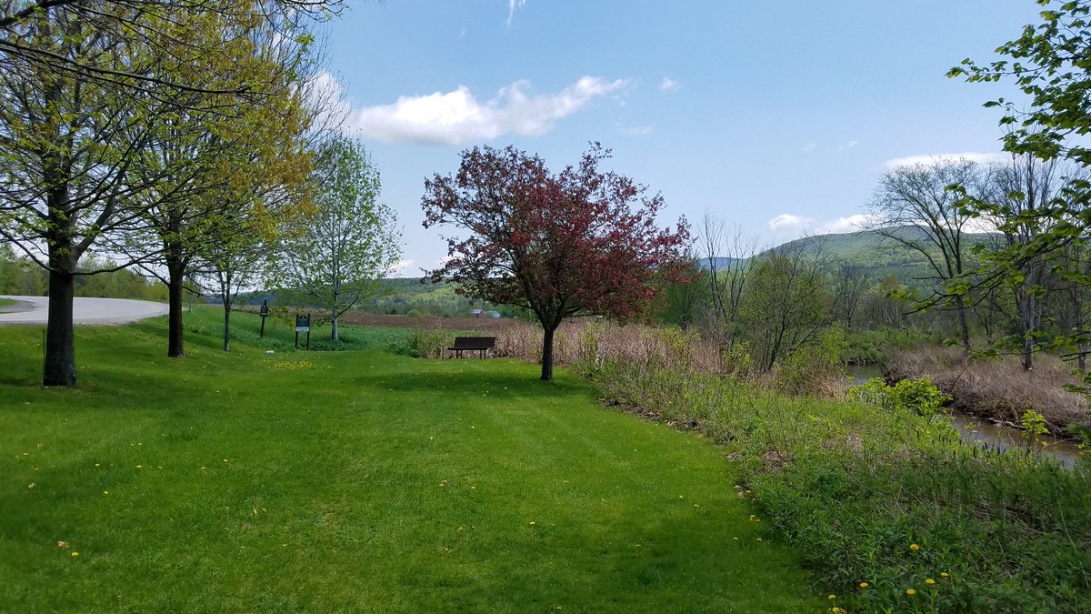 gostowe's tweet photo. Where's your favorite place to walk in Stowe? The #StoweQuietPath is an extension of the #StoweRecPath with scenic views along the West Branch River. #gostowe #recpath #getoutside https://t.co/Z3IjTFb5II
