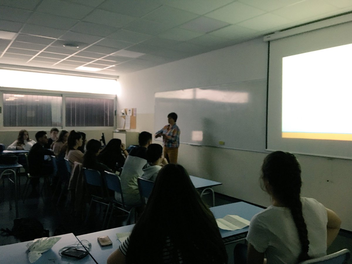 etctera2's tweet photo. Raquel, de Proyecto Hombre, nos ha contado lo complicado que es desintoxicarse y la superación que supone enfrentarse a ello. 
Gracias, Raquel.
Super-Vivencias.
IES Marismas. https://t.co/4hckRewMxF