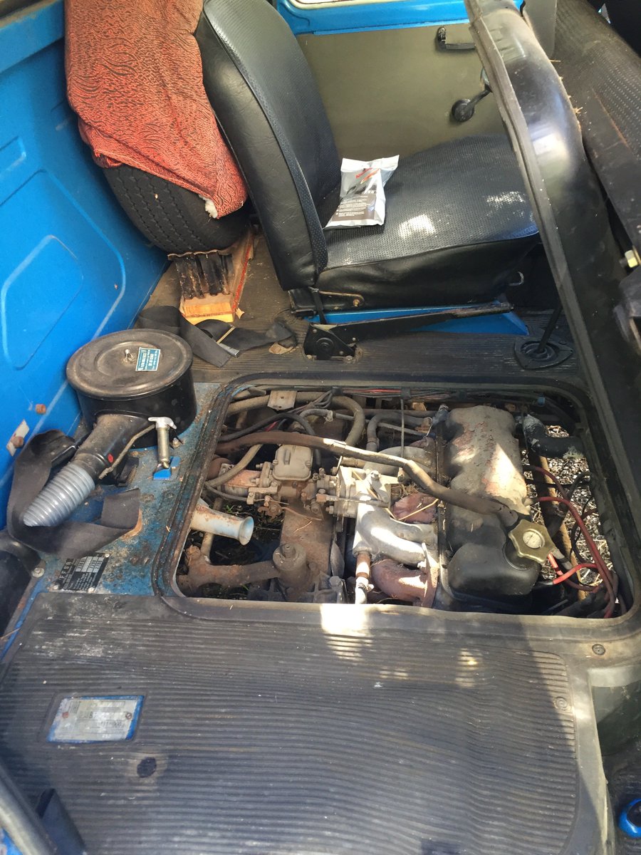 sweetvanlife's tweet image. On a tout vidé et sorti le train avant afin de démonter et faire une grosse révision moteur !