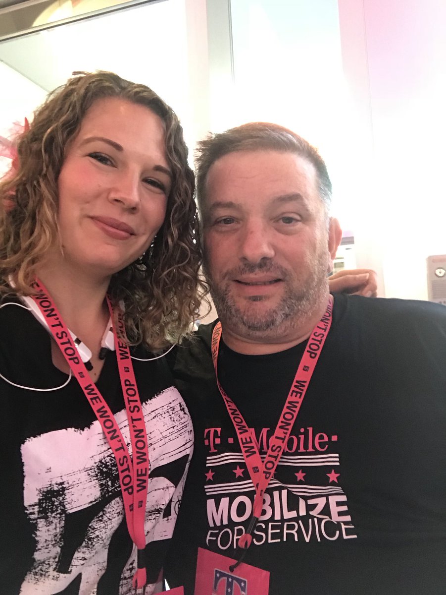 Celebrating our #Veterans at #TMobiletimessquare with one of #phillysfinest @Benb503  #NErules