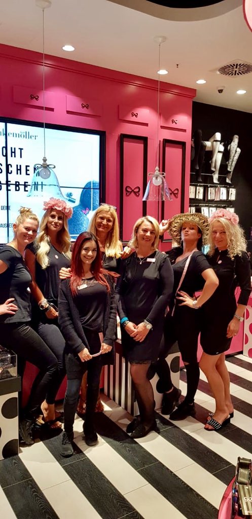 Danke <a href="/Anjaahner1/">Anjaahner</a> für einen super Trainingstag 🎀👍im Alexa Berlin #HKMacademy