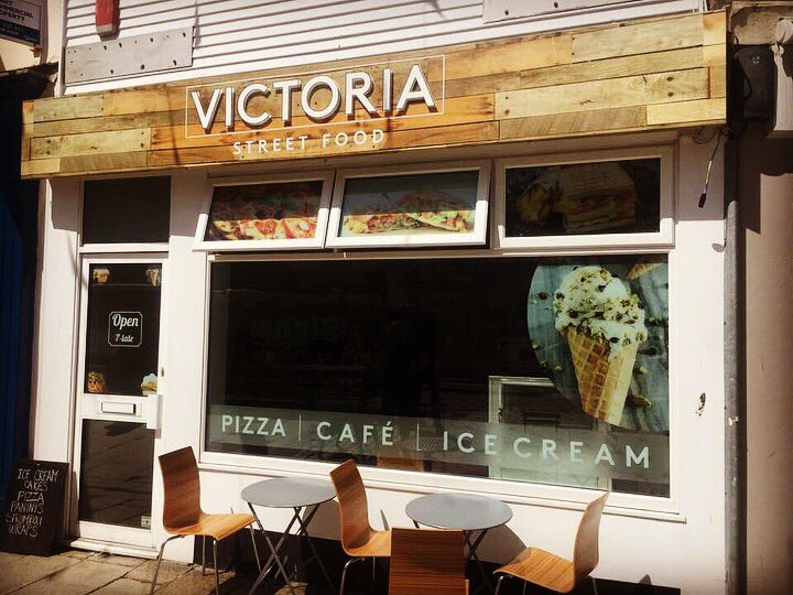 victoriastfood's tweet photo. Have you tried #VictoriaStreetFood yet in Truro? We have some great options and awesome offers coming soon, to celebrate our opening.

Please like and share this post to help us spread the word 🤞🏻

#Truro #Cornwall #LoveTruro #TruroRocks #FoodTruro #TruroLive #TruroCity #Cafe https://t.co/eDAvMXungY