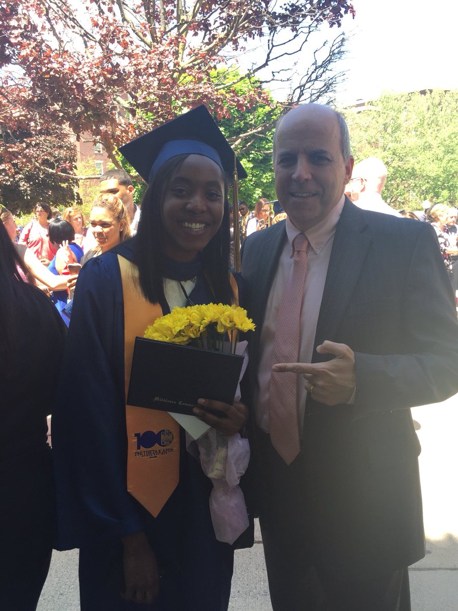 patrickecook's tweet image. SO PROUD!!!!!!!

Some of the greatest student leaders I’ve worked with!

#MCCGrad #MyMCC @middlesex_cc @MiddlesexAlumni #Bedford #Lowell @MCCSUGA