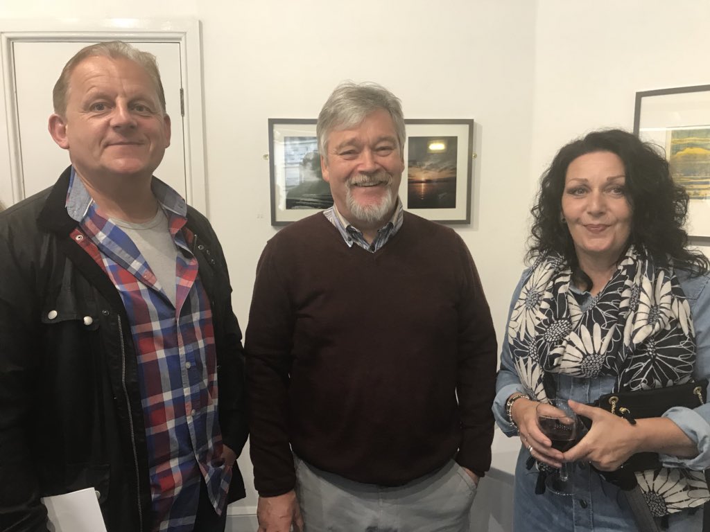 CustomsHouseLP's tweet photo. The artist @DavidGWilkinson enjoying his preview @thecustomshouse @TCHGallery ‘Sea, Sky and River’ https://t.co/vWIqbJ4DYq