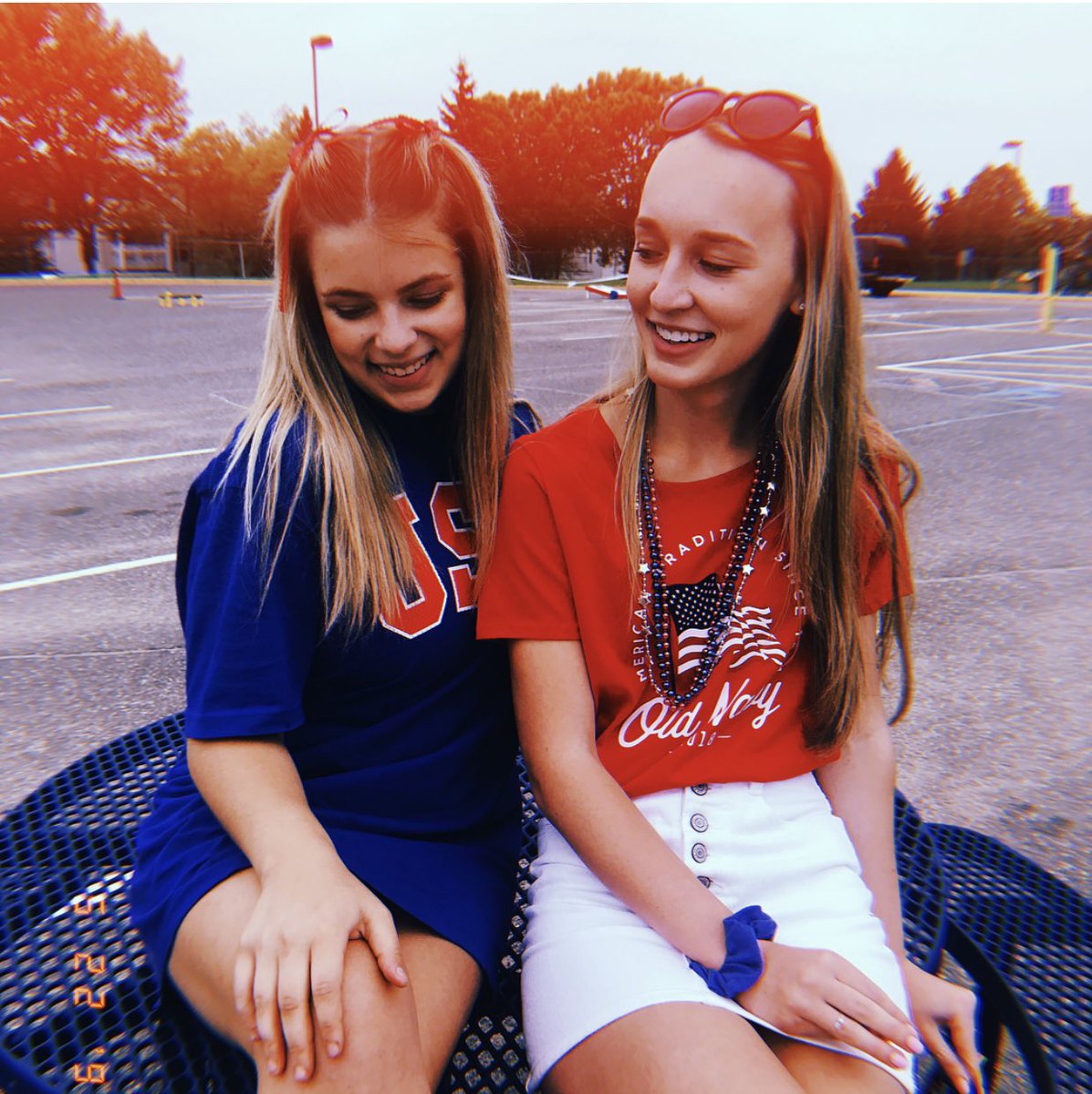 egolden98's tweet photo. Happy birthday Hannah ☺️ hope you have an awesome day!❤️💙 congrats on finally being 18 🎉 love you lots!!! https://t.co/okPySC4Hje