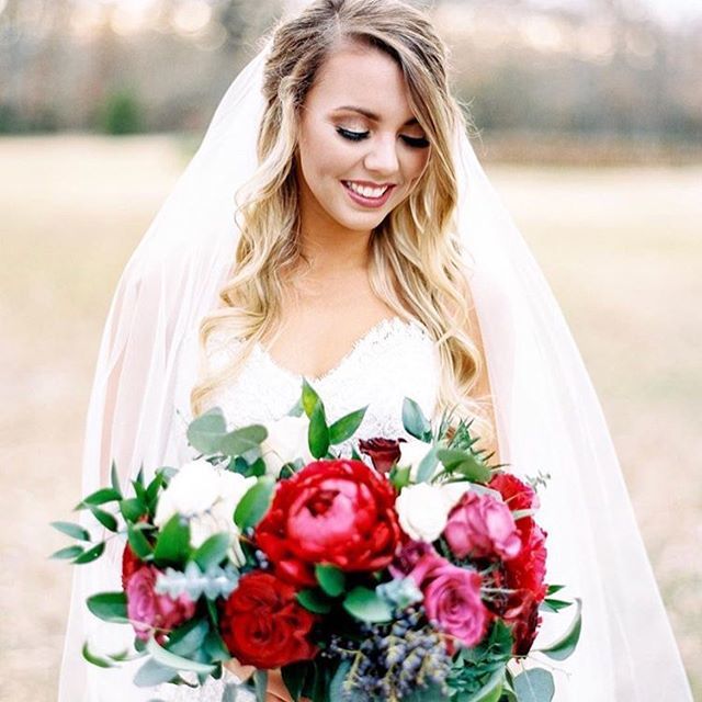 Happy Friday Eve!💕 #StarDustBride ift.tt/2x9uh9D