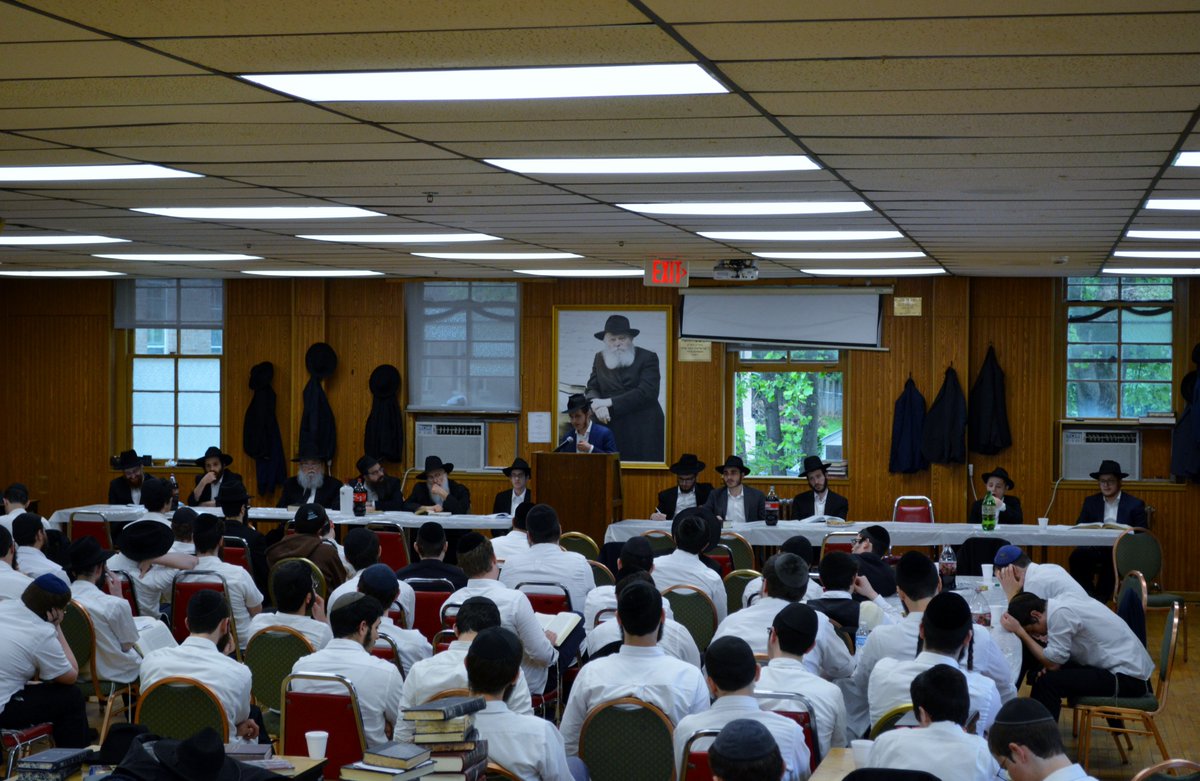 RCANewJersey's tweet photo. Students of the @RCANewJersey organized a Kinus Torah for the college and local community. Following the directive of the Rebbe to increase Torah Study after the festival of Shavous. #IsruChag #RabbiSchapiro #SiyumHaRambam https://t.co/zkxcSVt9Fc