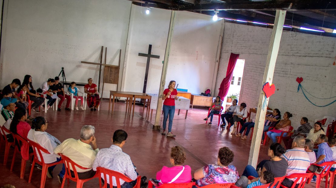 FormacionPaz's tweet photo. Excelente trabajo de #MapeoComunitario y #DiagnosticoParticipativo de los Lideres Territoriales de #Planadas #Tolima en el marco del proyecto "Territorio y Acción Colectiva" financiado por @FondoChile y ejecutado por @surmaule y @FormacionPaz https://t.co/ycFVcese5Q