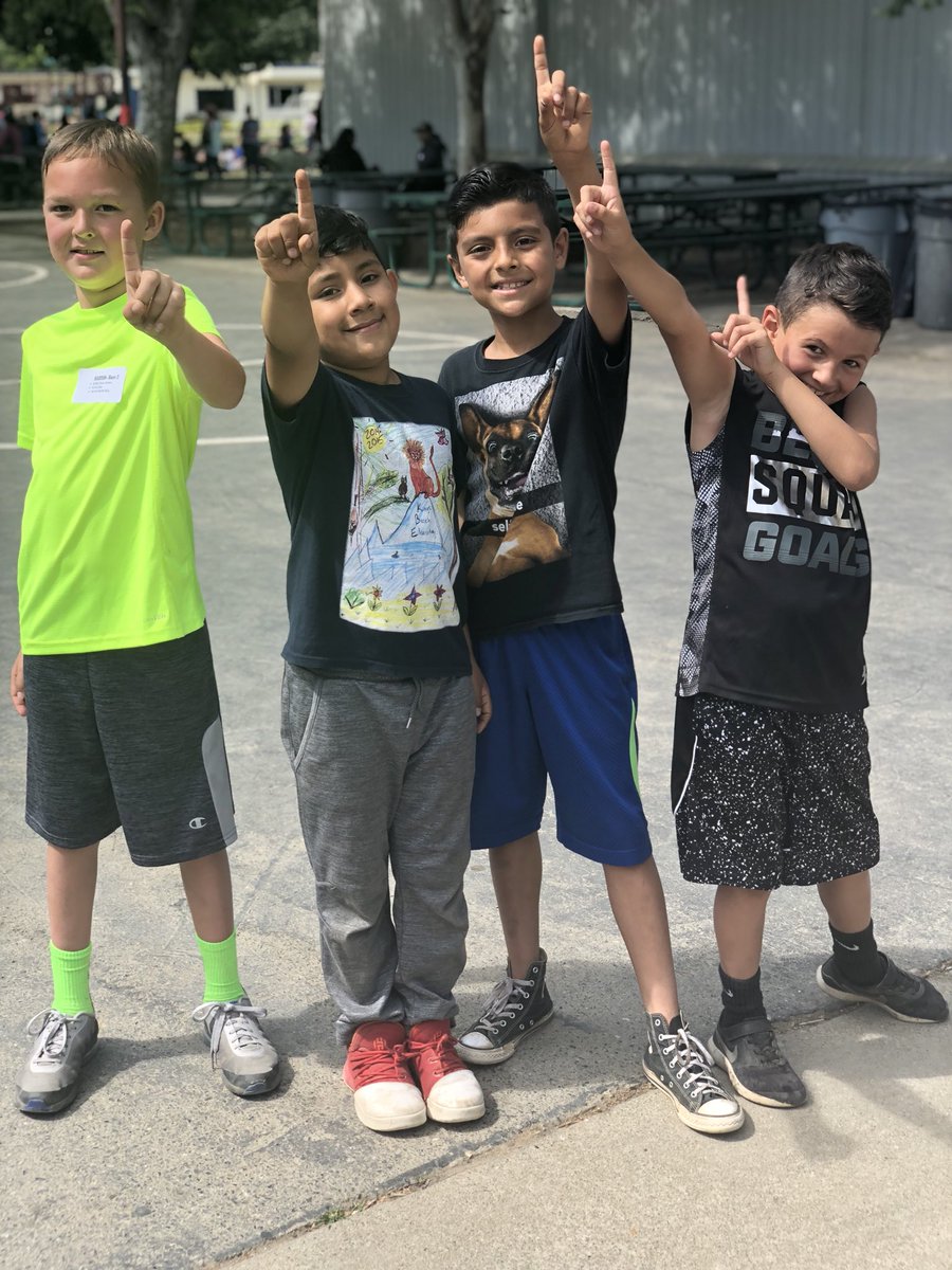 hardcastleRM26's tweet photo. Room 2 had a blast at the 64th Annual Track Meet and both relay teams took first place!!!!!!!! #Room2Rocks https://t.co/gWasX7mO7i