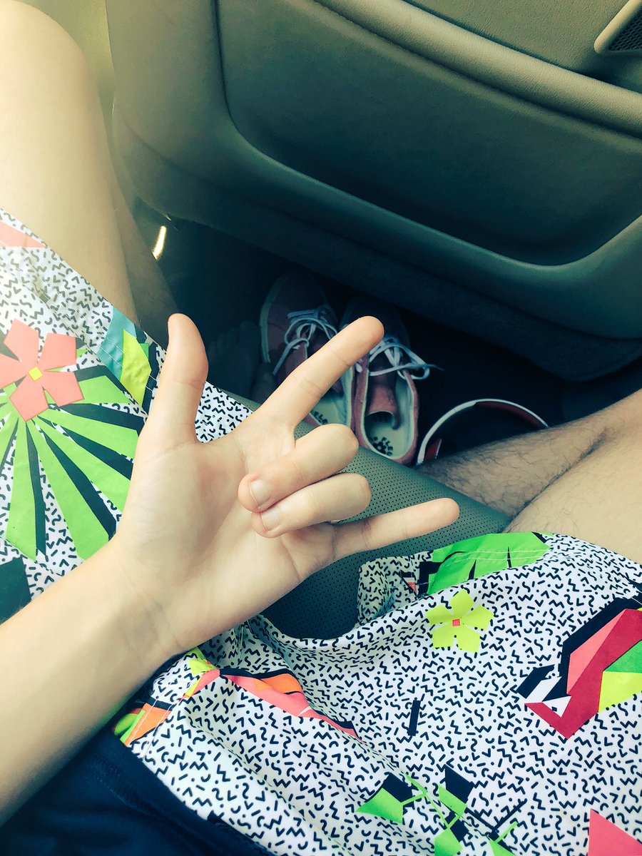 jacobsartorius's tweet photo. Who else is pumped for summer??? 🤟🏻🤟🏻🤟🏻🤟🏻🤟🏻🤟🏻 https://t.co/JPPRtRSxfT