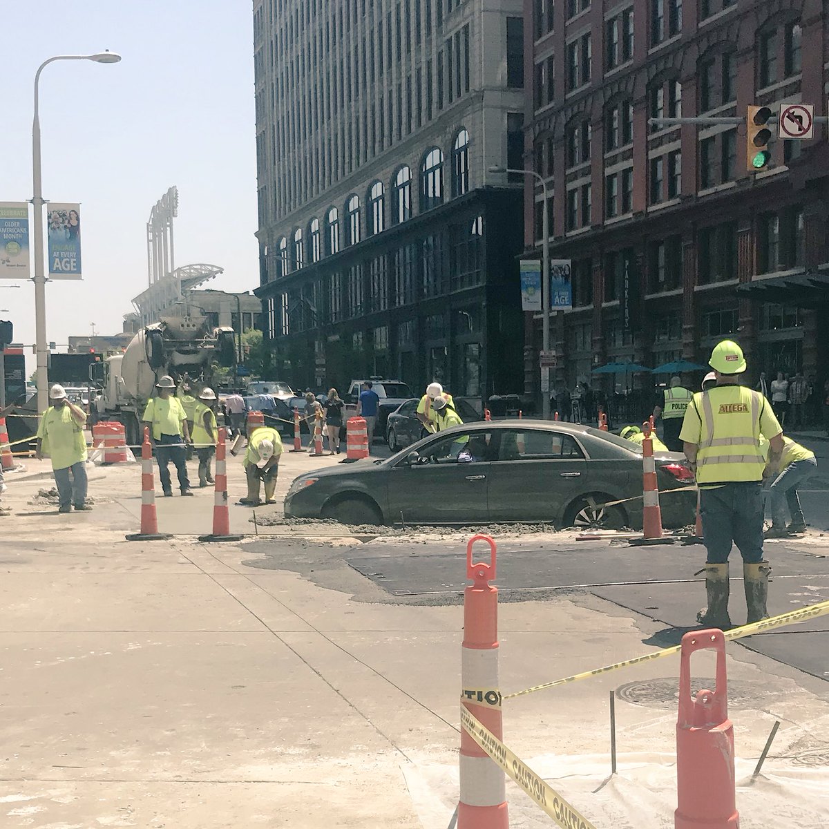 KateWarrenCLE's tweet photo. This ding dong wasn’t paying attention and drove right into fresh concrete on Euclid. 🤦🏼‍♀️ https://t.co/fqmQHhRMB3