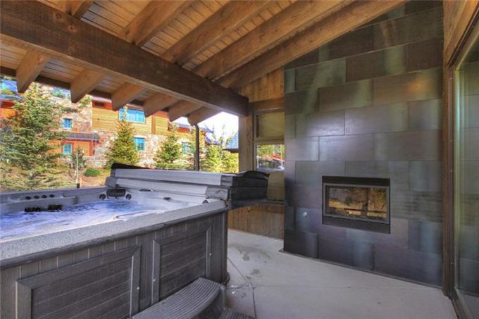 Updating your home can enhance the experience of living in it, but it can also be a great way to increase the resell value. Check out our latest blog post about trends for 2018.

coloradomountainsrealestate.com/tips-tools-blo…