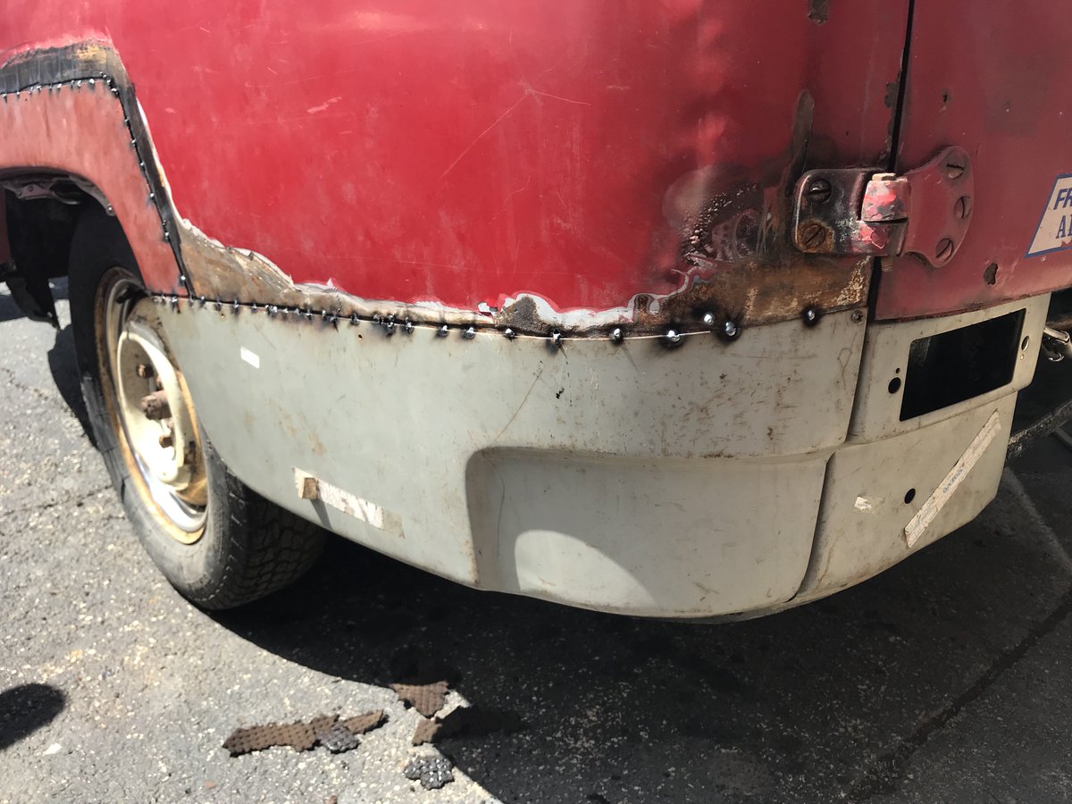 SwedishCarParts's tweet photo. Duett Update:
Remember those non-existing wheel arches? Both sides are done now. Check out new and old photos. This is driver's side (then and now):
#duettupdate #vintagevolvo #vintagevolvos https://t.co/tz8C46YcIx