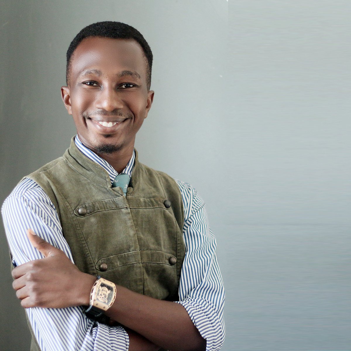 glp_ng's tweet photo. Kunle Odeloye, the CEO of Luimage Studios and the founder of Valoursglobe (Creative Solutions), will be talking to the finalists of #GLP2018 tonight. 

He is a professional Visual Artist and creative teacher/consultant with records of personal and professional accomplishments. https://t.co/00KE1JTDX9